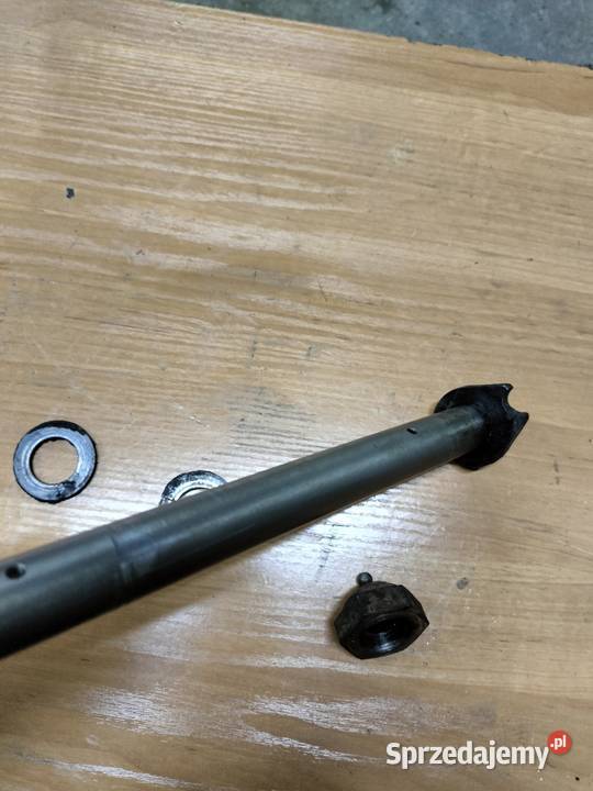 Oś wahacza Cezeta 175 350 łódzkie Łubno