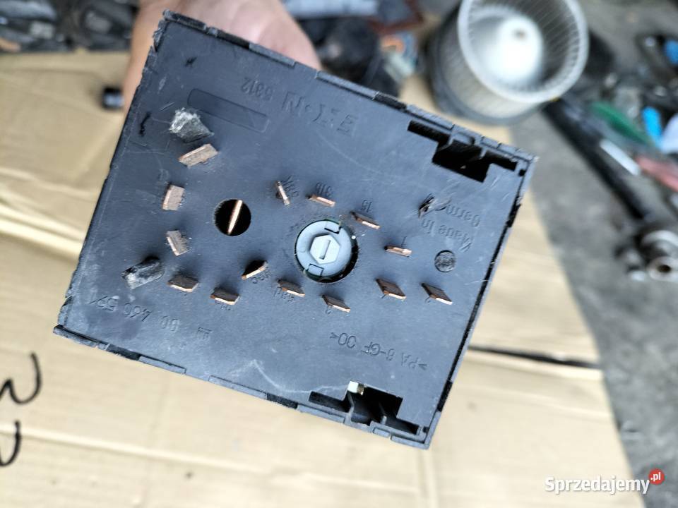 WŁĄCZNIK PRZEŁĄCZNIK ŚWIATEŁ OPEL OMEGA B Kamień-Kolonia