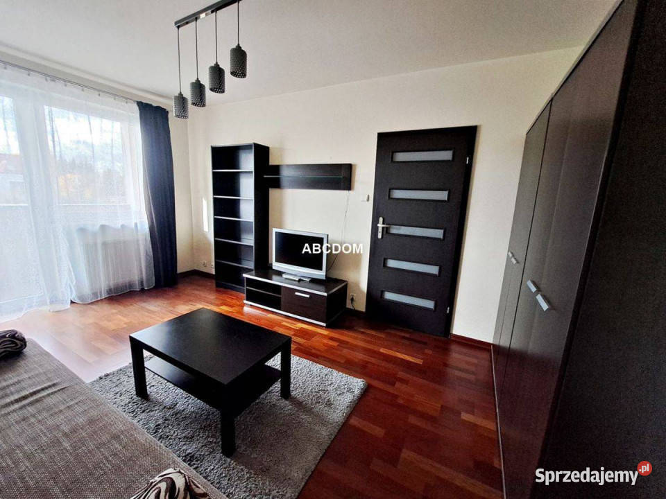 Płaszów dwa pokoje jasna kuchnia 1 piętro