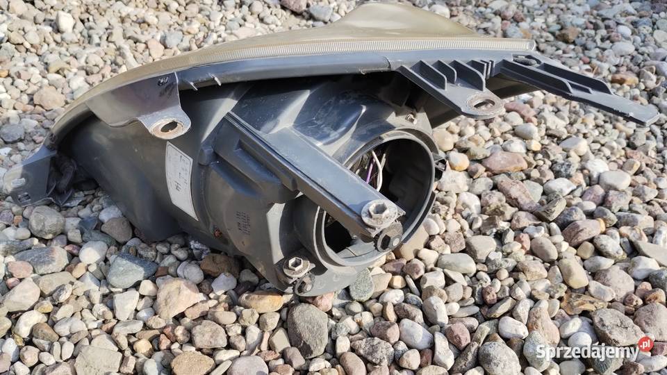 Lampa przednia ford fiesta prawa