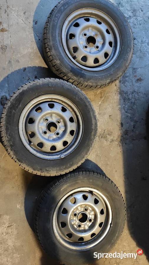 Skoda Felicia części hak rozpórka koła owiewki Samochody na części lubelskie Majdan-Grabina sprzedam