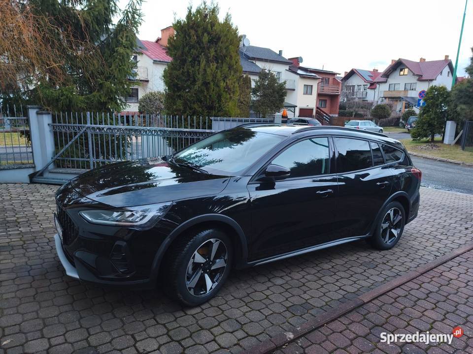 Ford Focus Kombi GARAŻOWANY Active X 1.0 EcoBoost Hybrid 125KM 2025