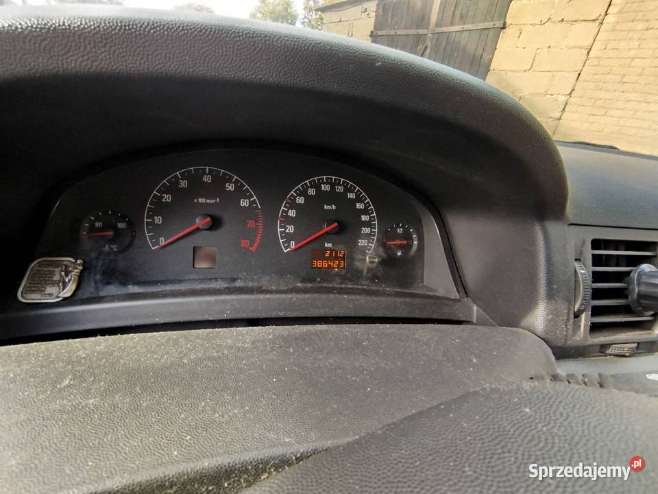 Opel Vectra C 22 2002 150 benzynaLPG Vectra Bowyczyny