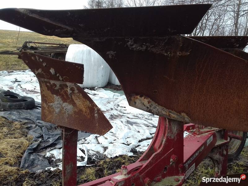 Pług 3 skibowy obrotowy INTERNATIONAL Kolano