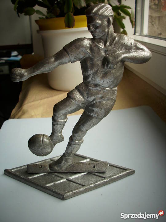 Stara figurka z aluminium