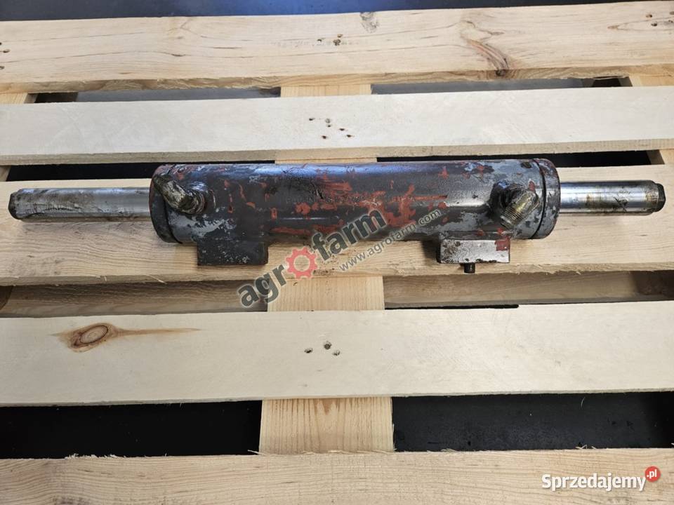 Siłownik skrętu FWD Massey Ferguson 8110 8240 Byków sprzedam