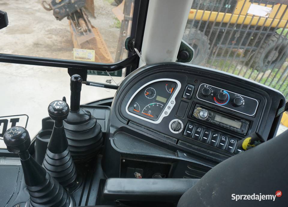 Koparkoładowarka JCB 3 CX 2016 Rok produkcji 2016 Motoryzacja świętokrzyskie Jeziorko