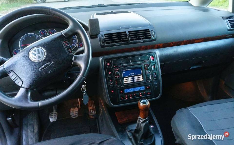 Ładny nie zgnity Volkswagen Sharan 20 TDI 140 relingi dachowe Domaradz
