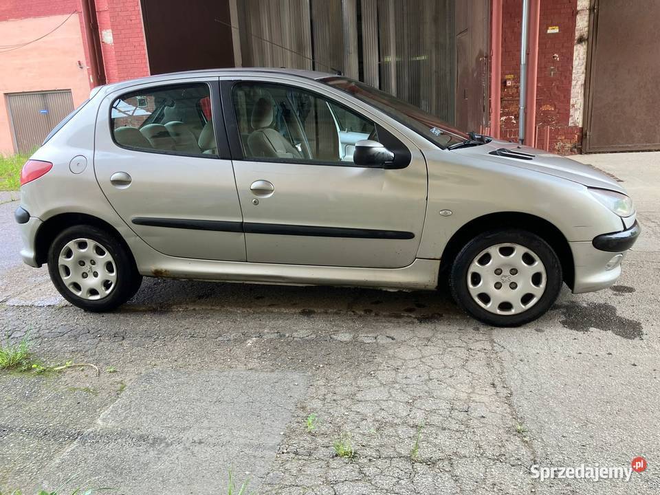 Syndyk sprzeda Peugeot 206XT 14 2004 benzyna Wałbrzych