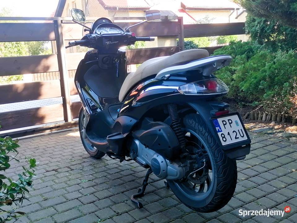 PIAGGIO BEVERLY 300ie TOURER 09rzarejastrowany czarny wielkopolskie Piła