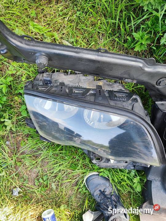 Lampa e 46 przednia lewa delikatne pęknięcie do Szczecin