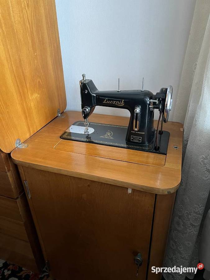 ŁUCZNIK maszyna do szycia zabytek lata 1960te Warszawa