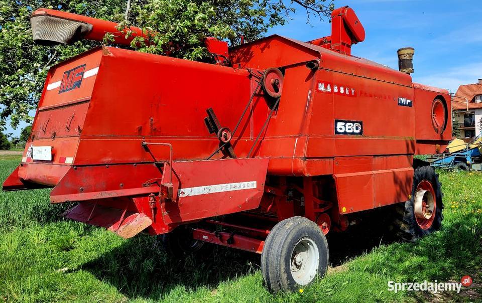 Kombajn Massey Ferguson 560 Trojanów