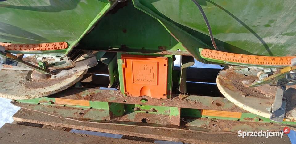 Rozsiewacz nawozów Amazone ZAM 1801 hydrauliczne Glinnik