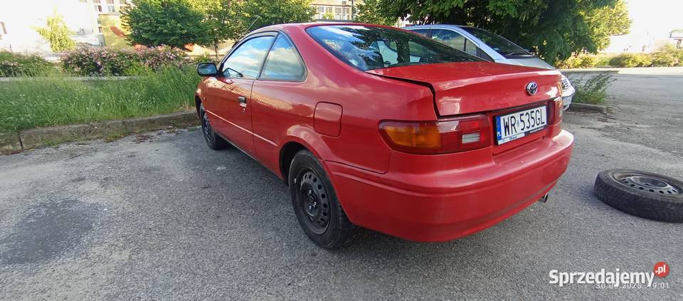 syndyk sprzeda samochód Toyota Paseo produkcji Radom