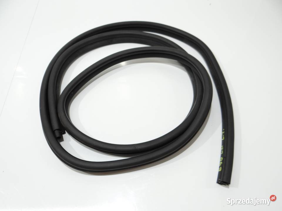 USZCZELKA DRZWI LEWY TYŁ BMW E90 LCI 7247259 Strzyżewice