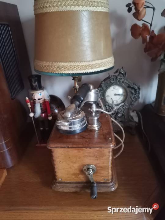 Stare telefon na korbkę z lat 30 tych w stylu Kraków