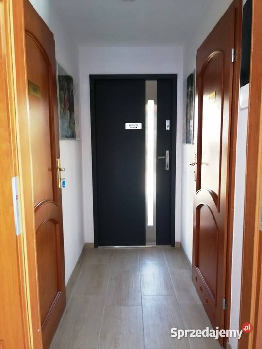 Wynajmę halę z biurem łazienką socjal 2