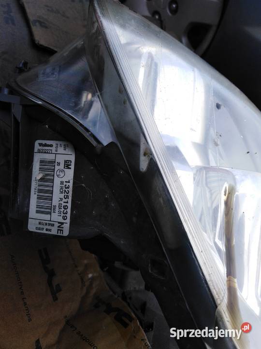 REFLEKTOR PRAWY LEWY LAMPA OPEL VECTRA C LIFT Jasło