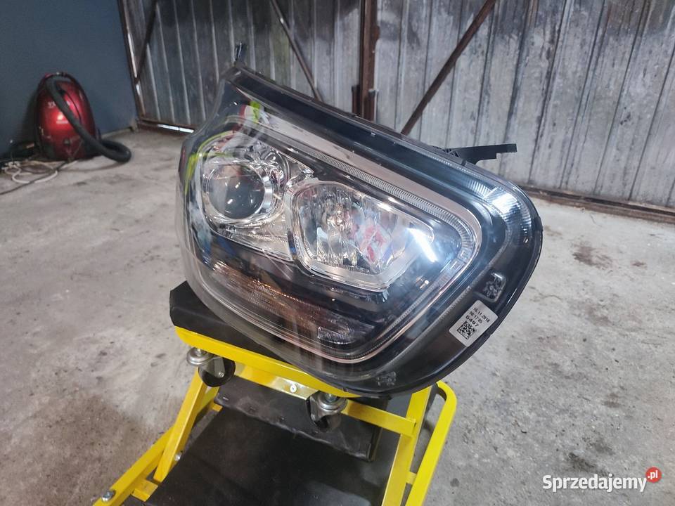 Lampa przednia prawa Ford Transit custom 2018 osobowe Drezdenko