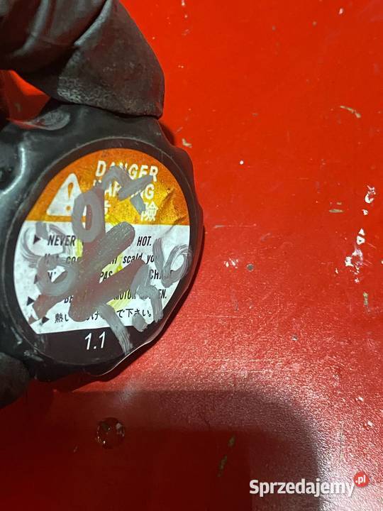 HONDA HORNET 600 PC25 03 korek chłodnicy