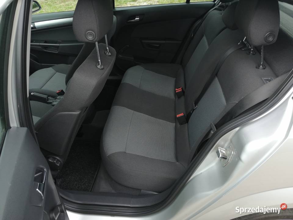Opel astra h lift 16 benzyna bmaly przebieg 2kpl Chełmno