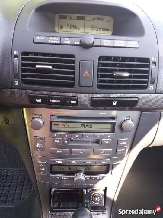 Toyota Avensis 24B XENONY CZUJNIKI PARKOWANIA możliwa zamiana sprzedam