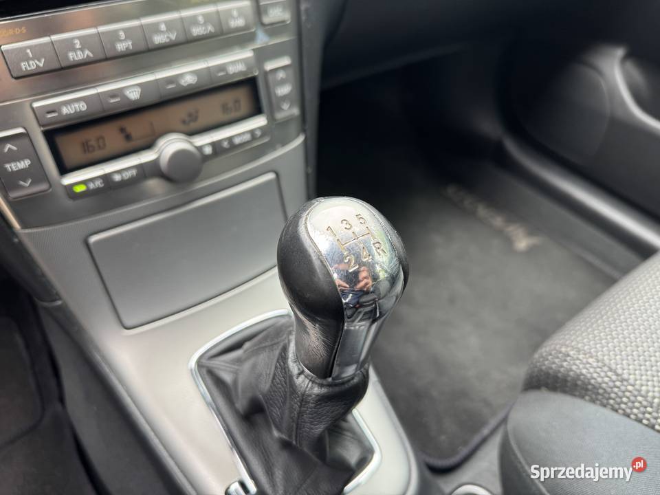 Toyota Avensis 18 132 Bogate wyposażenie Avensis Warszawa