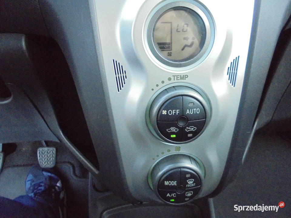 Toyota Yaris 13 VVTi Travel 128534km Yaris kujawsko-pomorskie Bydgoszcz