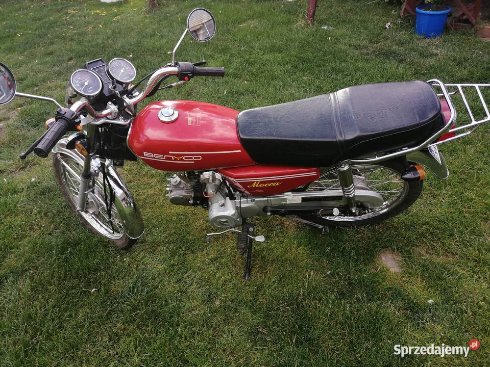 Motorower czerwony Ludynia