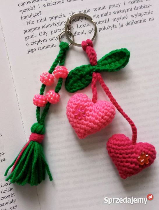 Serduszkowy brelok wykonany na szydełku Łask sprzedam