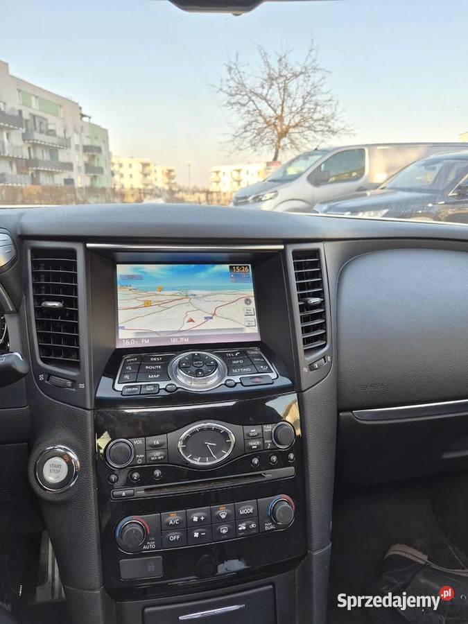 Infiniti QX70s