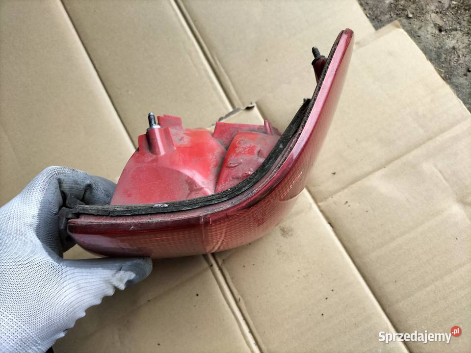 AUDI A6C4 A6 C4 SEDAN LAMPA TYŁ TYLNA PRAWA