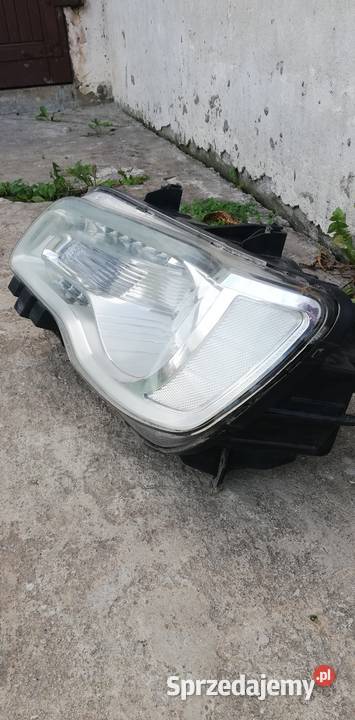 Lampa przednia Chrysler 300C 2015 lewa Poświętne