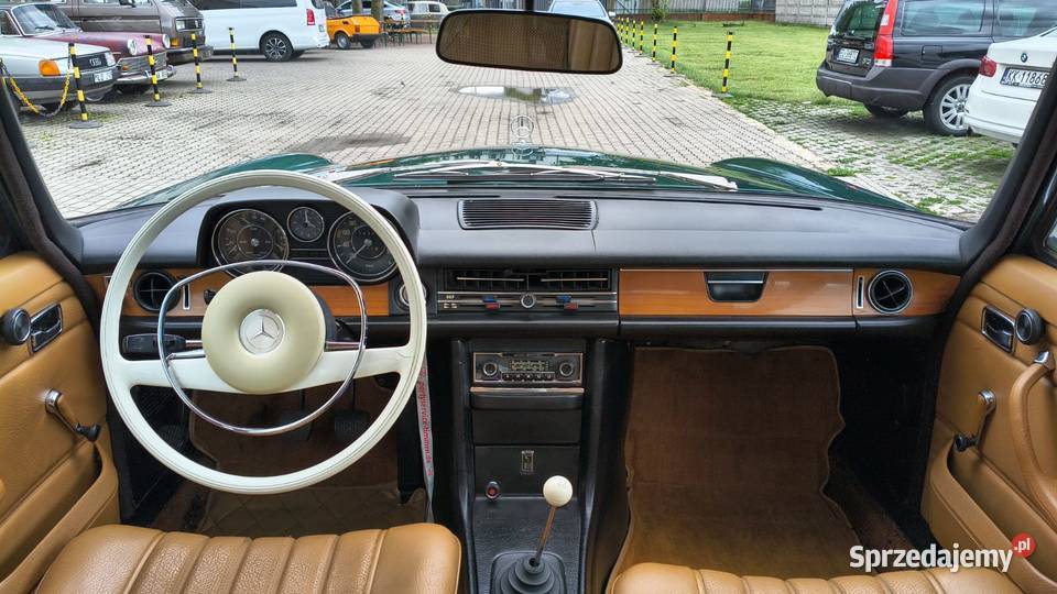 MercedesBenz W115 200 1970 I Seria Butelkowa skórzana tapicerka Zgierz