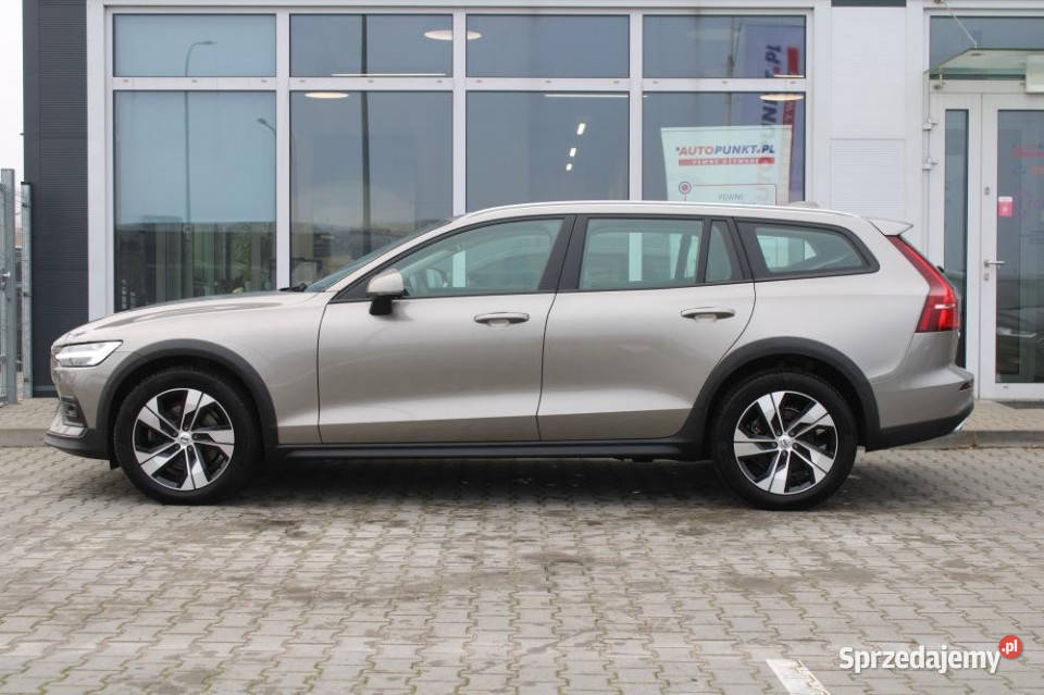 Volvo V60 Cross Country 2022r Active Led Gdańsk