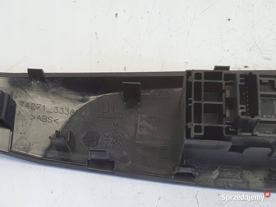 Toyota Camry VIII Prawy przełącznik szyby Panel Rudka