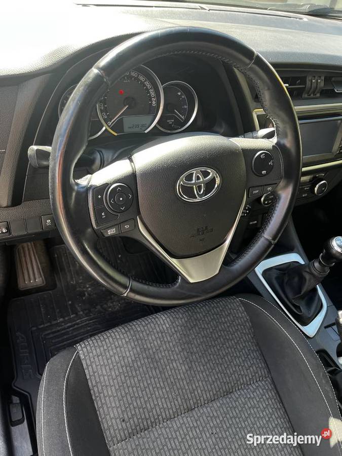 Toyota Auris 16 benzyna nieuszkodzony Turośń Kościelna