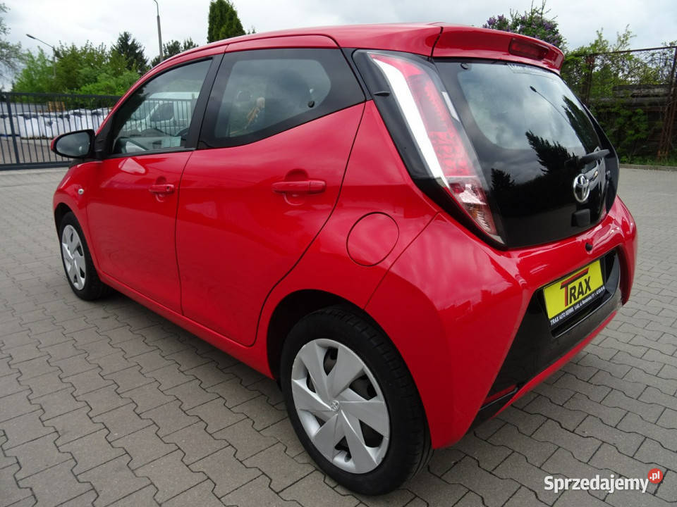 Toyota Aygo 10 VVI XPLAY Samochód w super stanie Aygo Łódź