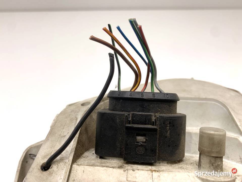 WKŁAD LAMPY PRAWY TYŁ AUDI A6 C6 Hatchback 0411