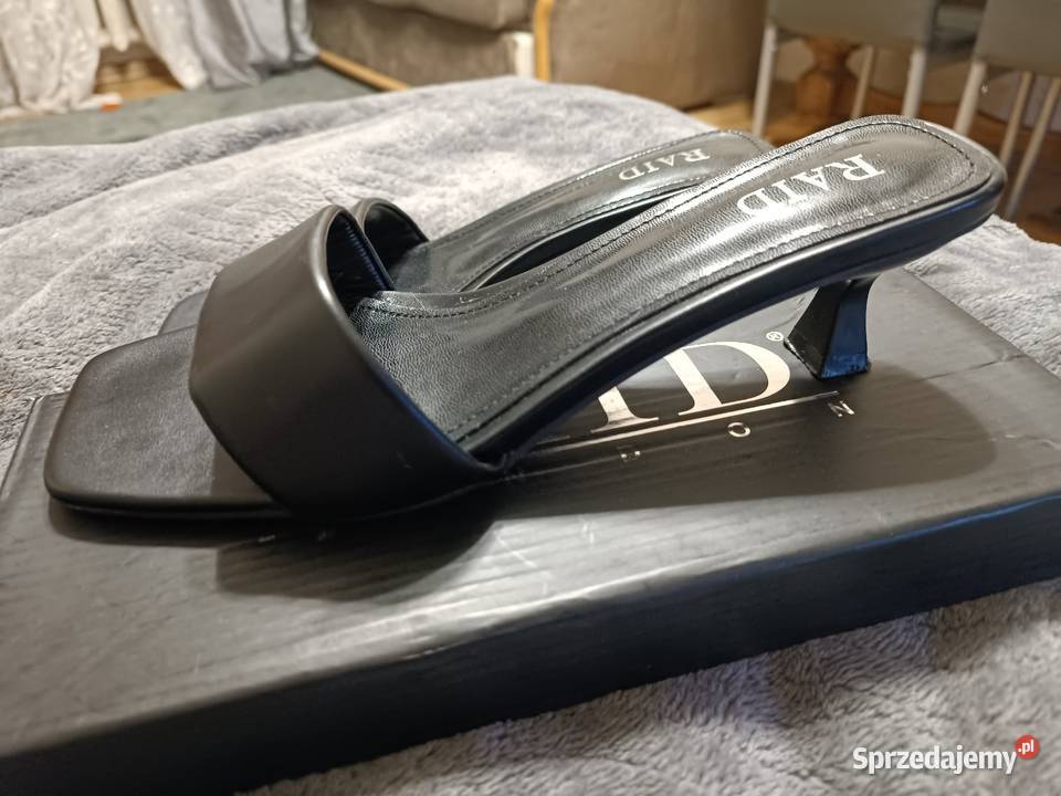 Czarne klapki na obcasie RAID London pudełko Katowice