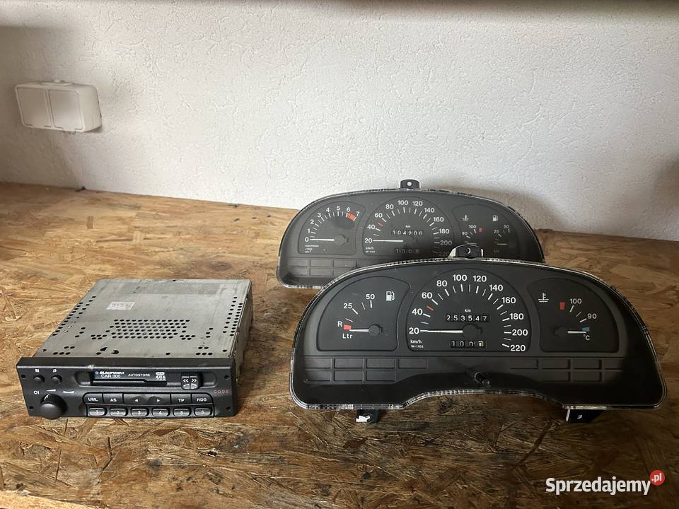 Sprzedam zegary i radio Opel Astra F Siemidrożyce