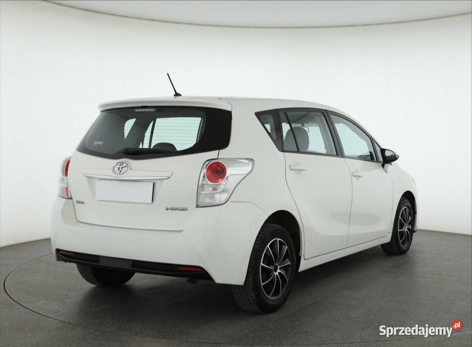 Toyota Verso 16 D4D światła przeciwmgielne sprzedam