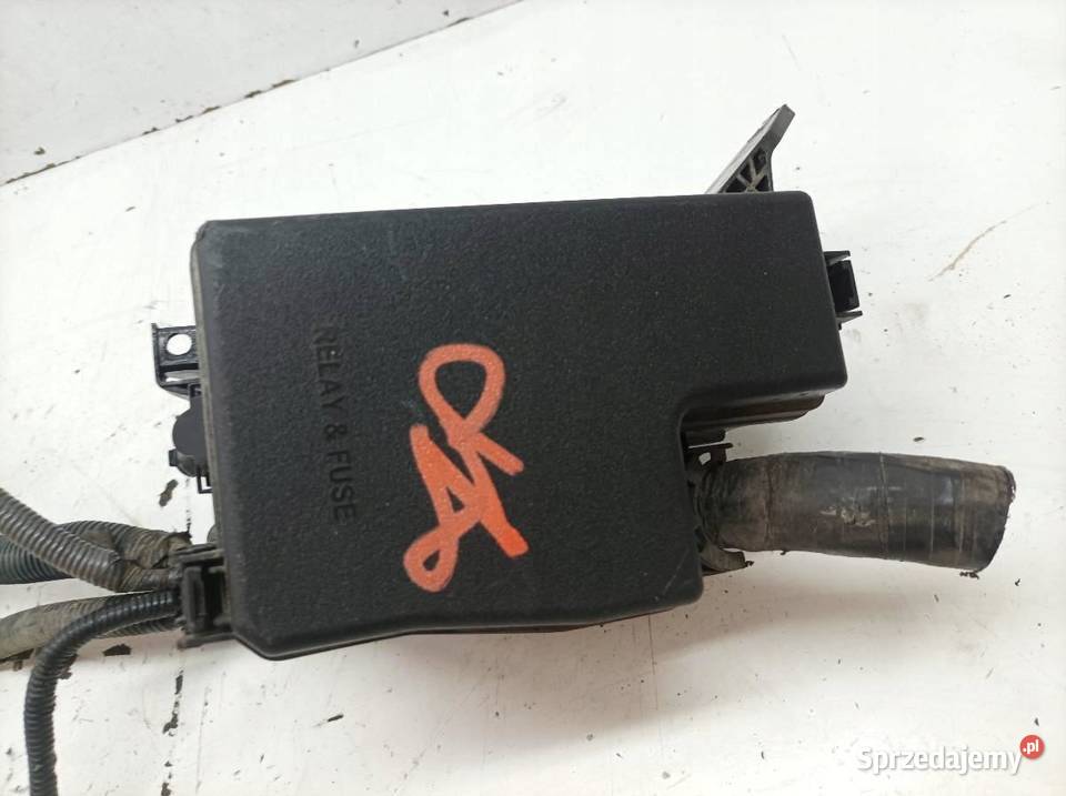 SKRZYNKA BEZPIECZNIKÓW 7588 3W 25 B HYB Lexus NX sprzedam