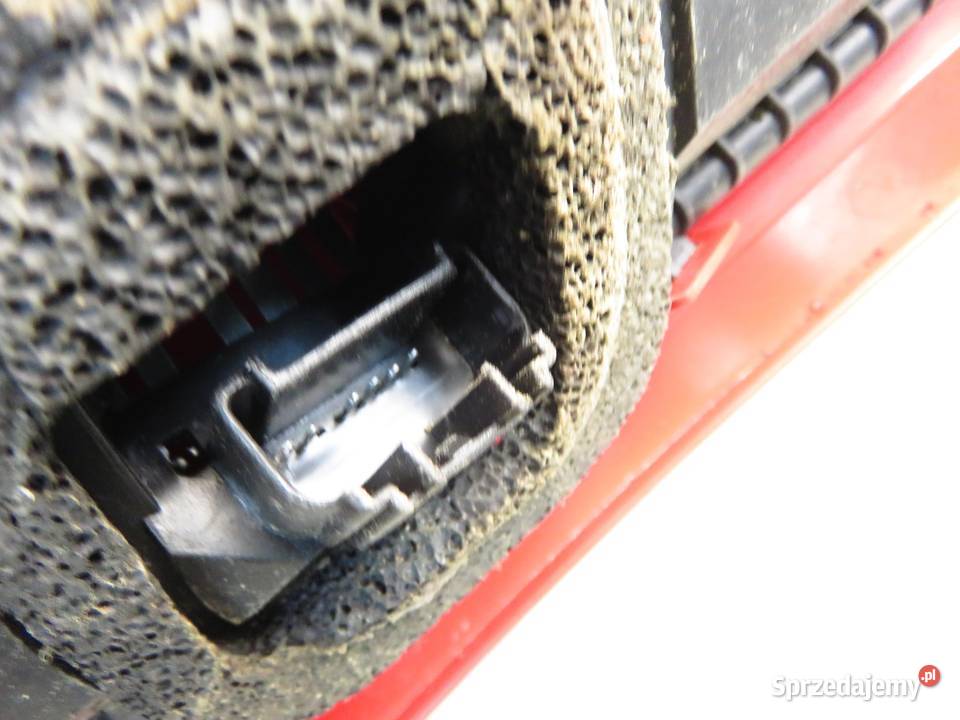 LAMPA PRAWA TYLNA PEUGEOT 107 815500H040