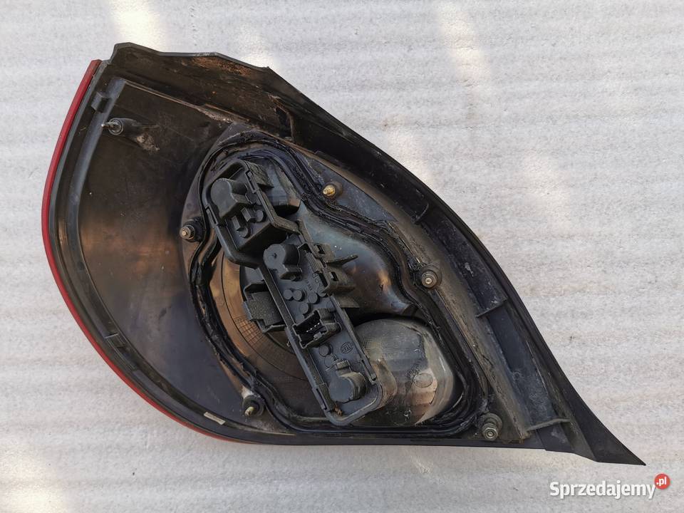 Lampa Prawy Tył Tylna Prawa Nissan Almera N16 Lampy tylne Wyszków