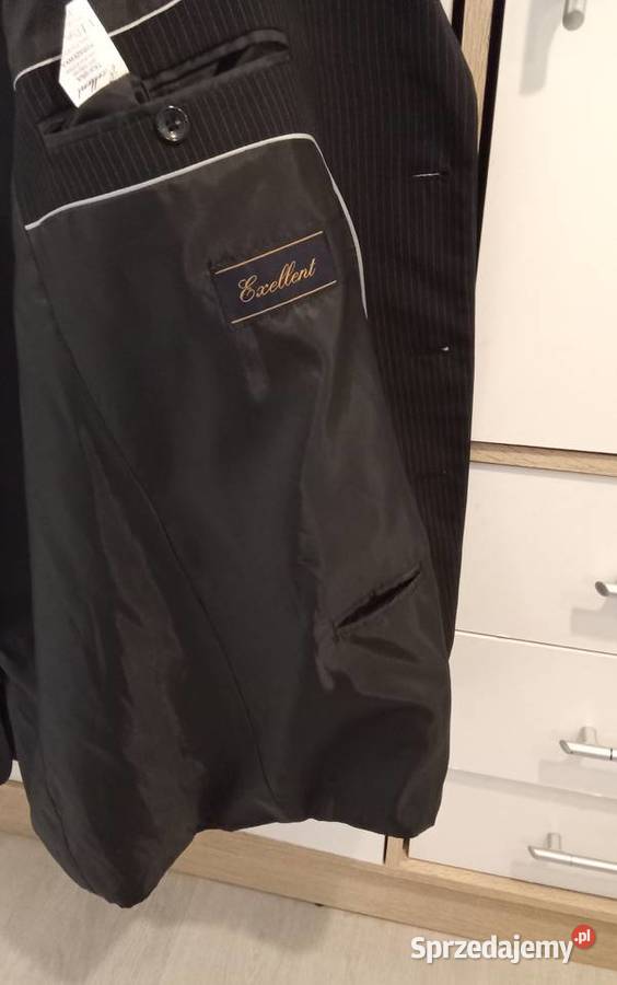 Sprzedam Garnitur Czarny Z Niebieską Nitka Golub-Dobrzyń