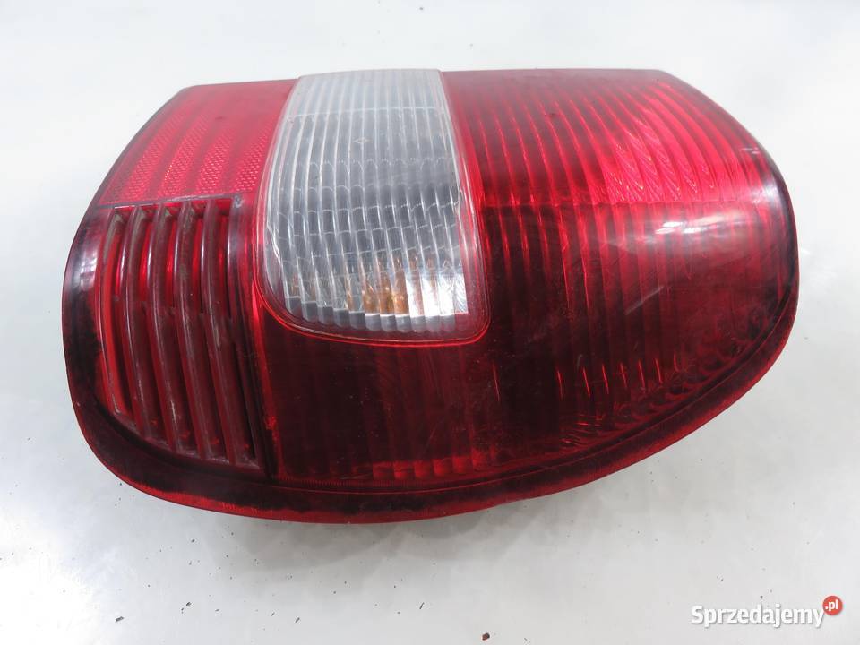 LAMPA PRAWA TYLNA MITSUBISHI PAJERO PININ