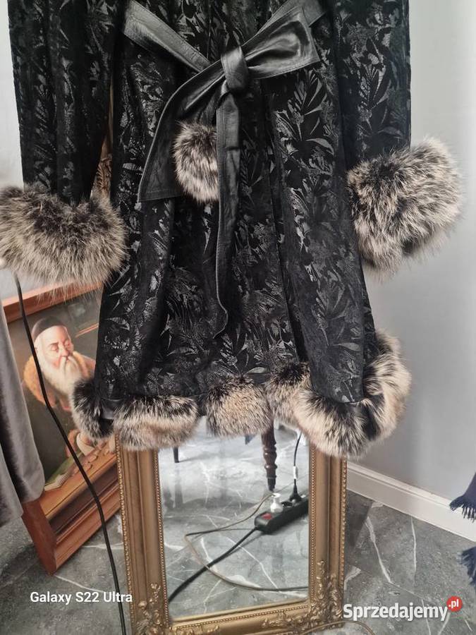 Płaszczyk zamszowy z futrem Inny rodzaj