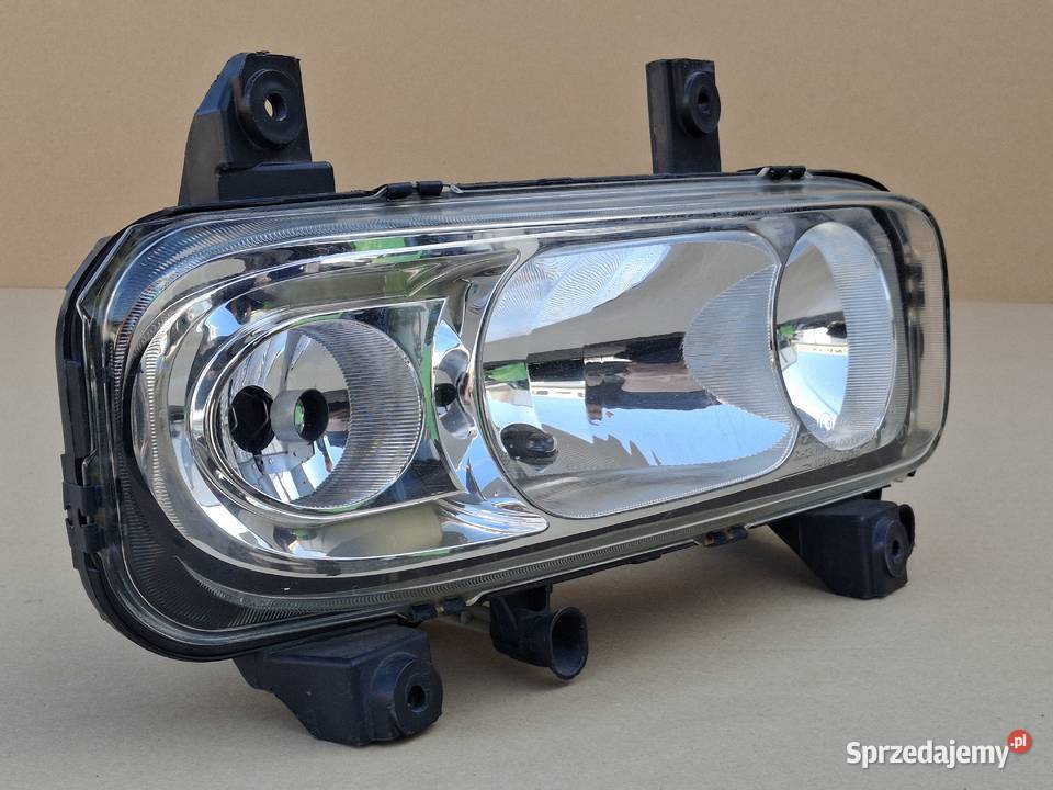 MERCEDES ATEGO REFLEKTOR PRAWY ORYGINALNY LAMPA Lampy przednie lubuskie Bieleń sprzedam